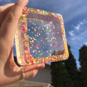 Resin ashtray/box